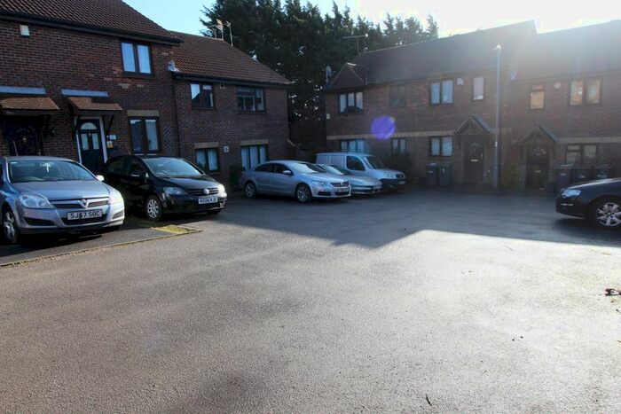 1 Bedroom Studio To Rent In Coverdale, Luton, LU4