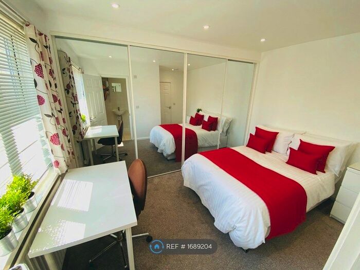 6 Bedroom Semi-Detached House To Rent In Harefield Road, Southampton, SO17