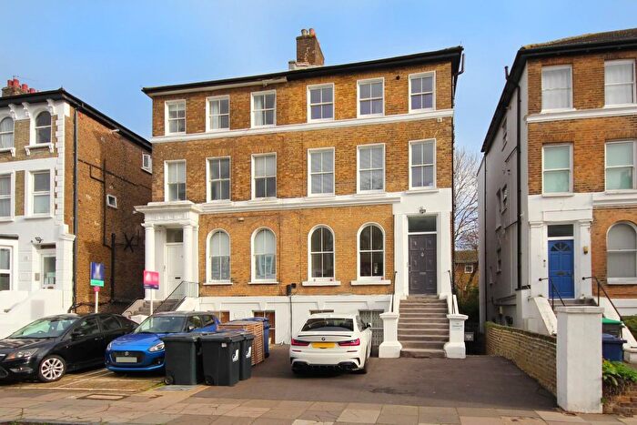 1 Bedroom Flat For Sale In Ealing Broadway, W5