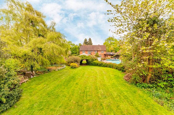 5 Bedroom Detached House For Sale In Pinkneys Drive, Maidenhead, SL6