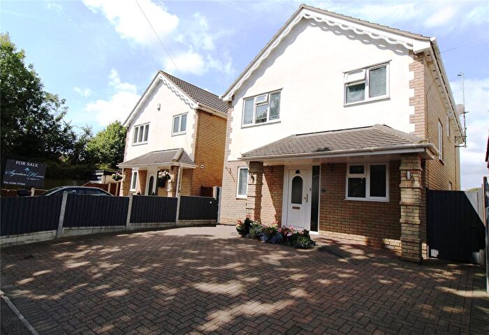 4 Bedroom Detached House For Sale In The Chase, Rayleigh, Essex, SS6