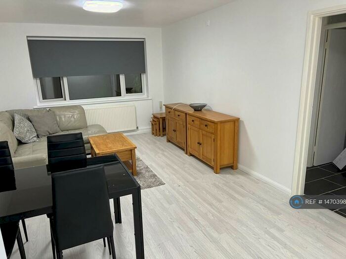1 Bedroom Flat To Rent In Southview, London, N11