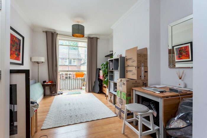 1 Bedroom Flat To Rent In Holland Park Avenue, London, W11