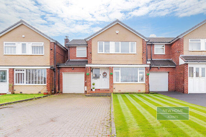 4 Bedroom Detached House For Sale In Carrbrook Crescent, Stalybridge, SK15