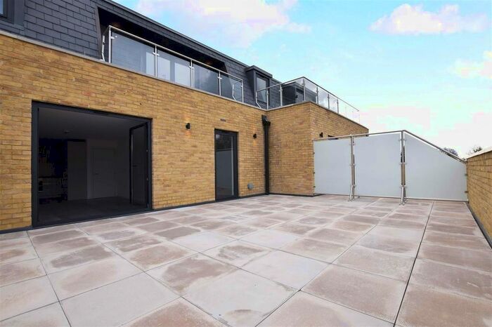 1 Bedroom Flat To Rent In High Street, Hampton Hill, Hampton, TW12