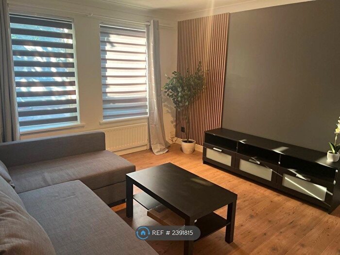 2 Bedroom Flat To Rent In Budhill Avenue, Glasgow, G32