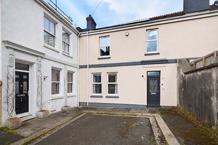 3 Bedroom Link Detached House For Sale In Dixon Place, Stoke, Plymouth, PL2