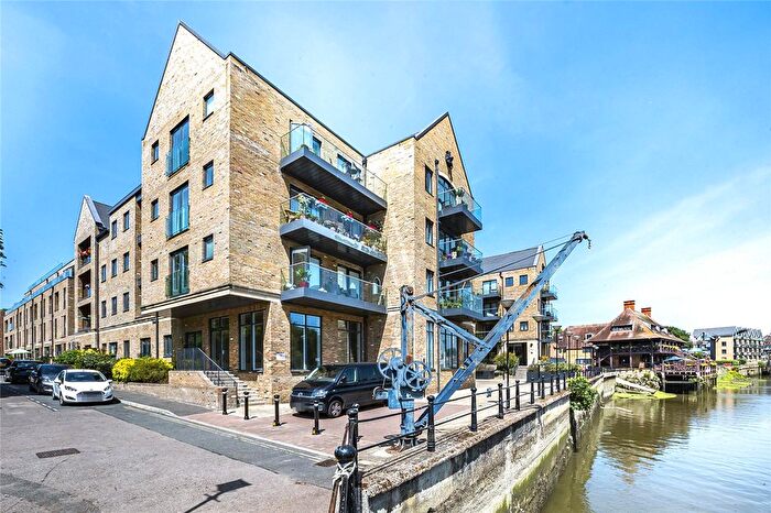 2 Bedroom Flat For Sale In Lion Wharf Road, Old Isleworth, TW7