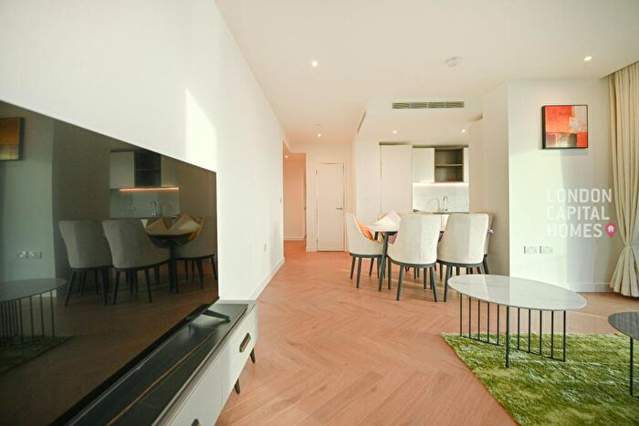 3 Bedroom Apartment To Rent In One Thames Quay, Marsh Wall, London, E14