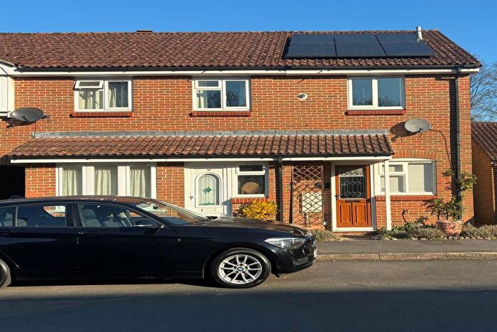 2 Bedroom Terraced House To Rent In Oakwood Close, Midhurst, GU29