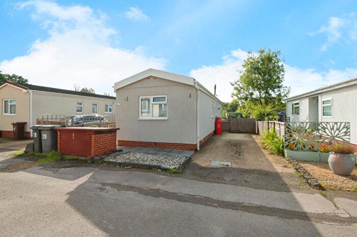 1 Bedroom Park Home For Sale In Glen Mobile Home Park, Colden Common, Winchester, SO21