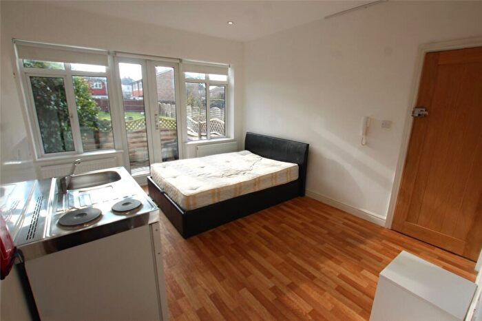Apartment To Rent In Court Road, London, SE9