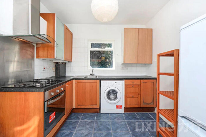 2 Bedroom Terraced House To Rent In Sussex Way, Finsbury Park/Holloway, N7