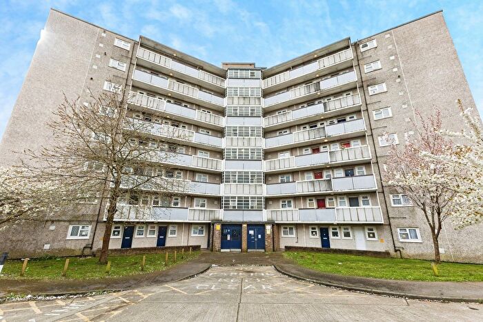 2 Bedroom Block Of Flats For Sale In Granville Road, Reading, RG30