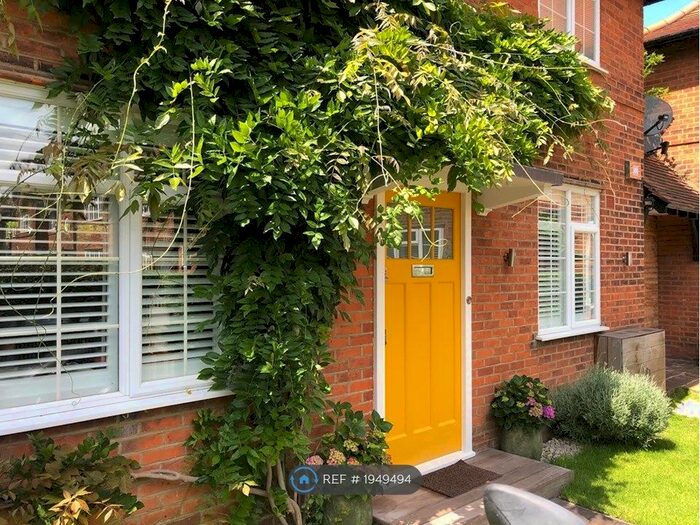 4 Bedroom Semi-Detached House To Rent In Yew Tree Road, London, W12