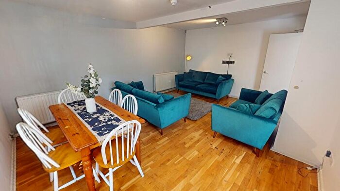7 Bedroom Semi Detached House To Rent In Tennyson Street, NG7