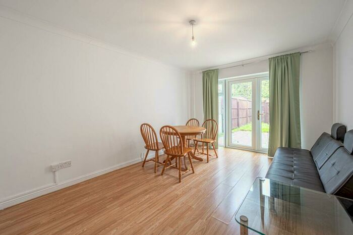 3 Bedroom Terraced House To Rent In Swan Drive, Edgware, London, NW9