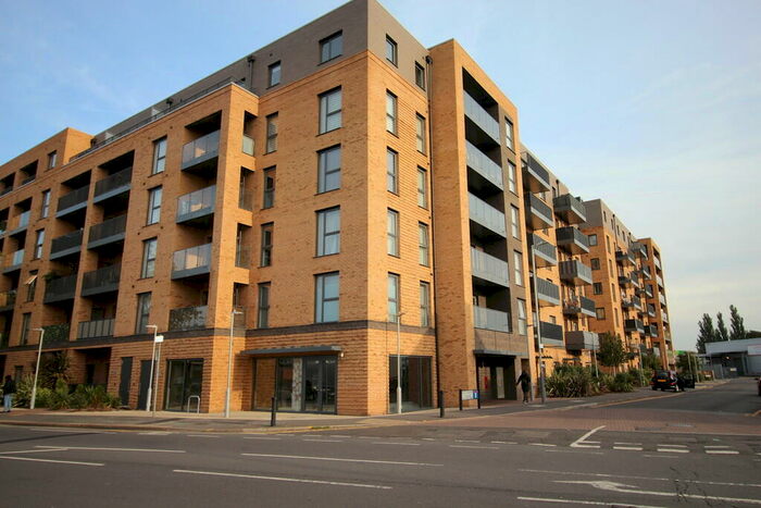 2 Bedroom Flat To Rent In St. Johns Road, New Malden, KT3