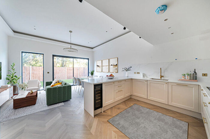 4 Bedroom Semi Detached House For Sale In Hartley Old Road, Purley, CR8