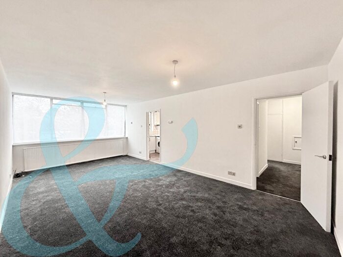 1 Bedroom Flat To Rent In Holden Road, London, N12