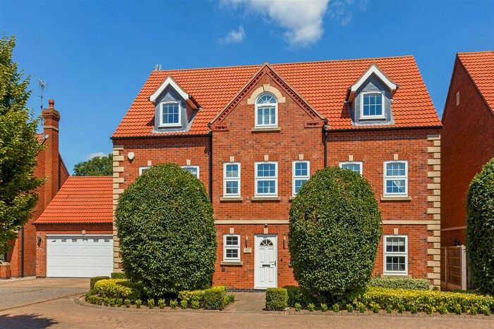 6 Bedroom Detached House For Sale In Willow Drive, North Muskham, Newark, NG23