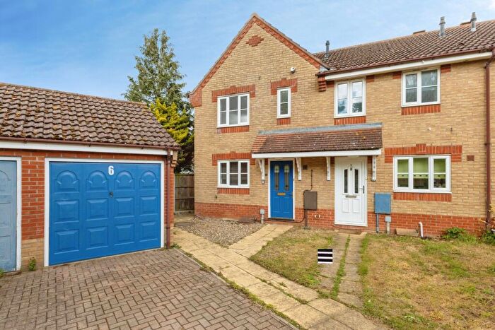 3 Bedroom End Of Terrace House For Sale In Gentian Way, Attleborough, Norfolk, NR17