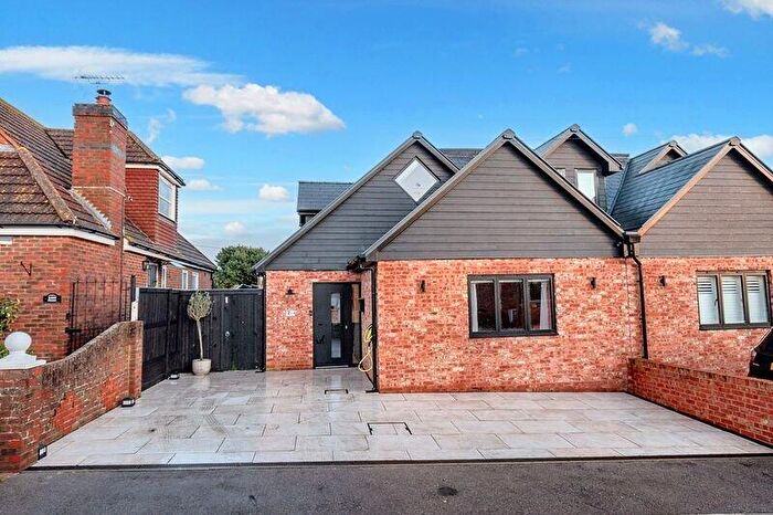 4 Bedroom Semi-Detached House To Rent In A Cliff View Road, Cliffsend, Ramsgate, Kent, CT12