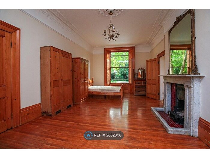 Studio To Rent In Lewisham Way, London, SE4