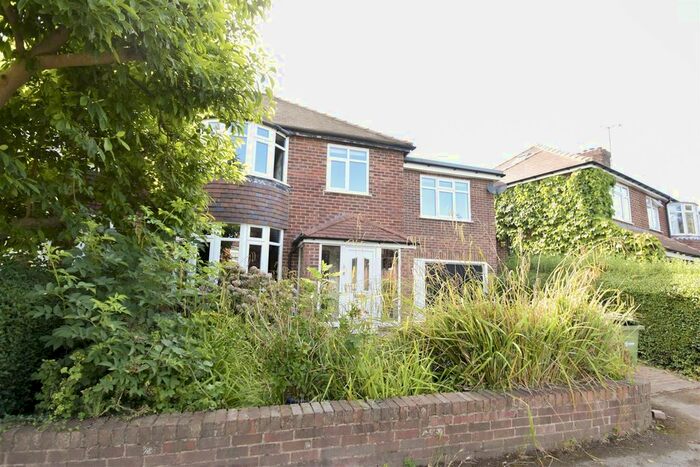 5 Bedroom Detached House To Rent In Hunters Way, York, YO24