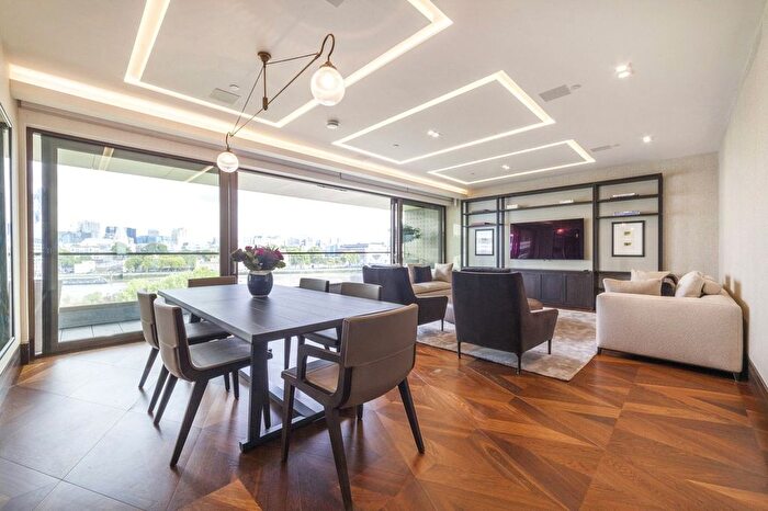 4 Bedroom Flat To Rent In Blenheim House, Crown Square, SE1