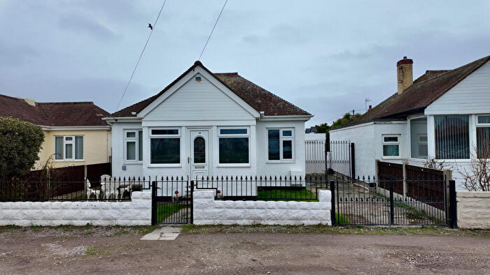 2 Bedroom Bungalow For Sale In Woodside Avenue, Kinmel Bay, LL18