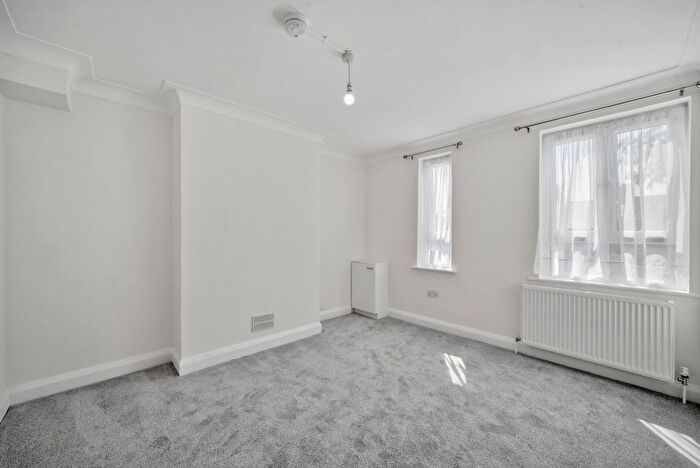 1 Bedroom Flat To Rent In Odeon Parade, Allendale Road, Greenford, UB6