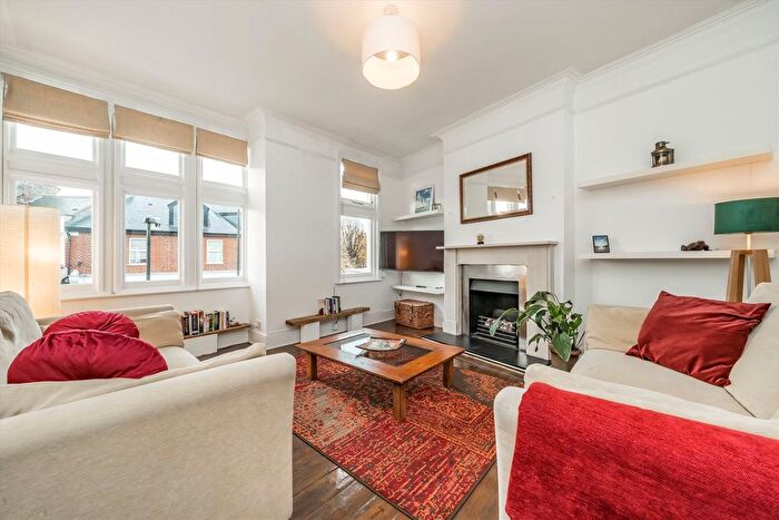 2 Bedroom Maisonette To Rent In Southfield Road, Chiswick, W4