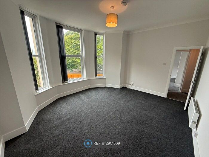 1 Bedroom Flat To Rent In St Moritz, Torquay, TQ2