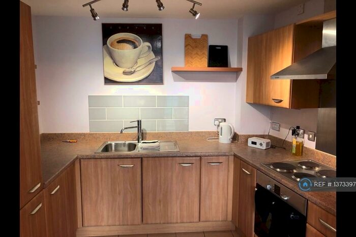 2 Bedroom Flat To Rent In Longleat Avenue, Birmingham, B15