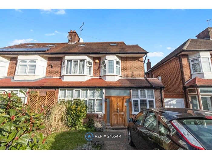 5 Bedroom Semi-Detached House To Rent In Chanctonbury Way, London, N12