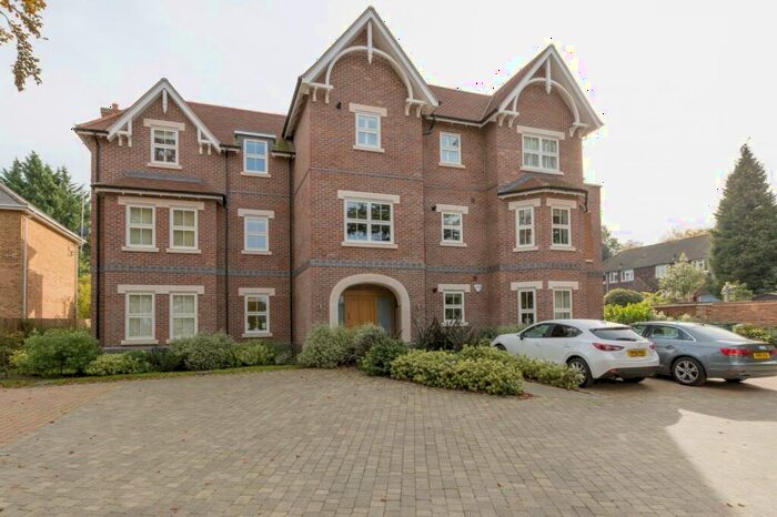 2 Bedroom Flat To Rent In Quinns Place, Albury Road, Guildford, GU1