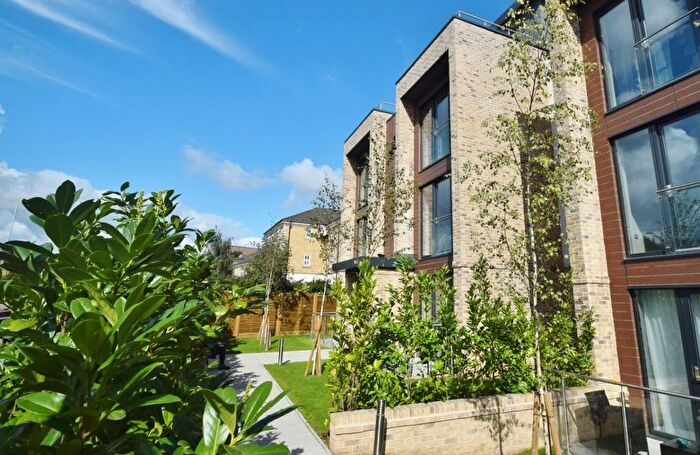 2 Bedroom Flat To Rent In Hope Close, Hendon, NW4