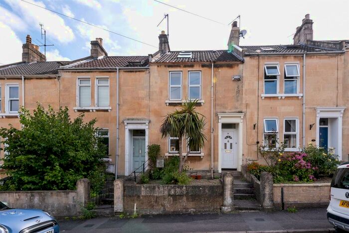 4 Bedroom Terraced House To Rent In West Avenue, Bath, BA2