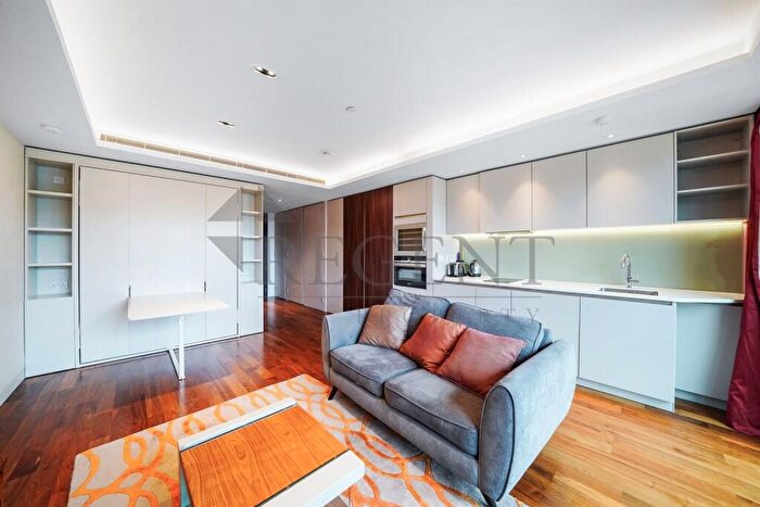 Apartment To Rent In Canaletto Tower, City Rd, EC1V