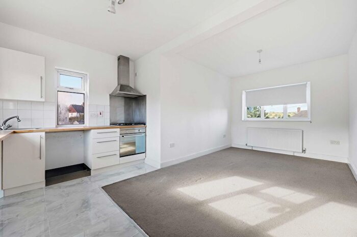 3 Bedroom Maisonette To Rent In Paley Gardens, Loughton, IG10