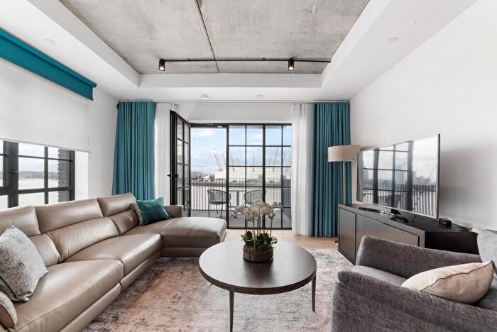 2 Bedroom Apartment To Rent In Agar House, Goodluck Hope, London, E14