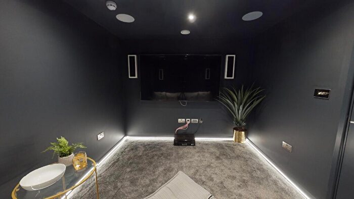 5 Bedroom Terraced House To Rent In Albert Road ( Bed), Lenton, Nottingham, NG7