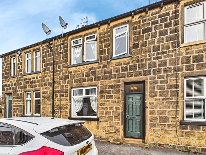 3 Bedroom Town House For Sale In Balfour Street, Bingley, BD16