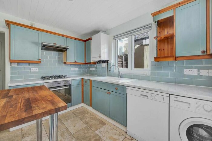 1 Bedroom Flat To Rent In Kimber Road, London, SW18