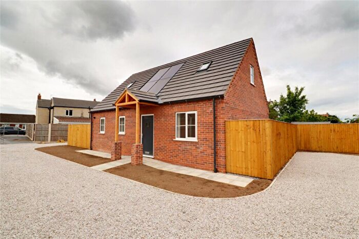 4 Bedroom Bungalow For Sale In Low Cross Street, Crowle, Lincolnshire, DN17