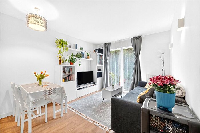 1 Bedroom Flat For Sale In Gainsford Road, Walthamstow, London, E17