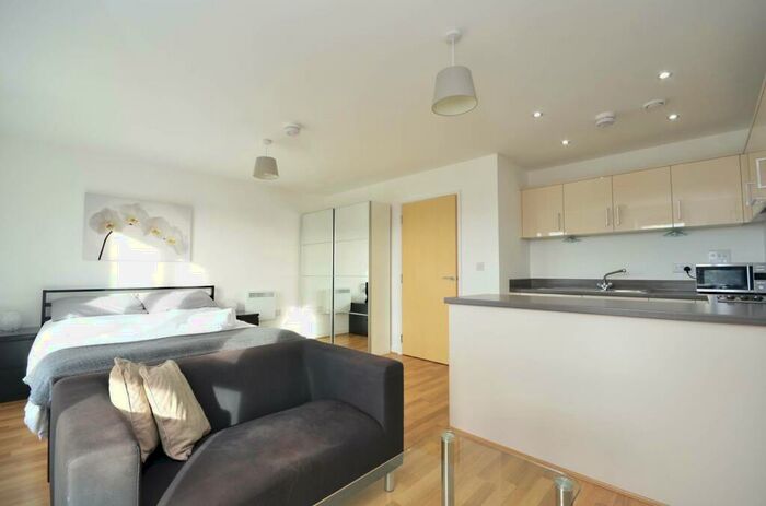 Studio To Rent In Guildford Road, Woking, GU22