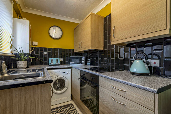 3 Bedroom Semi-Detached House To Rent In Thesiger Street, Lincoln, LN5