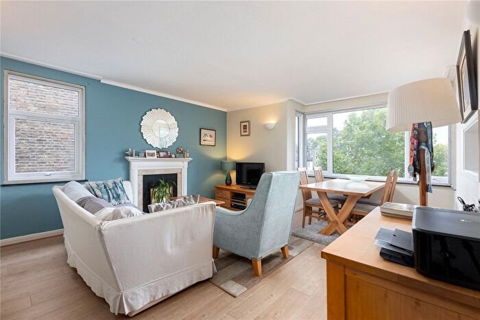 2 Bedroom Flat For Sale In Bolton Road, London, W4